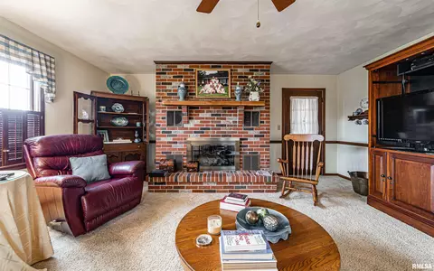 1102 N Topper Dr, Mount Pulaski, IL 62548 photo 20