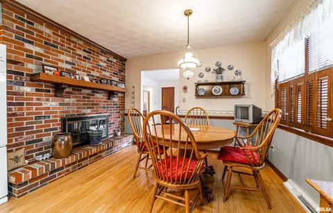 1102 N Topper Dr, Mount Pulaski, IL 62548 photo 14