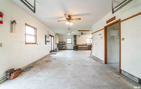 1102 N Topper Dr, Mount Pulaski, IL 62548 photo 41