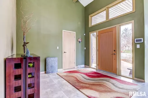 516 Appomatox Dr, Springfield, IL 62711 photo 2