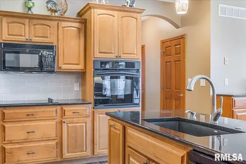 4024 Oakview Dr, Springfield, IL 62712 photo 14