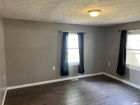 404 E Center St, Loami, IL 62661 photo 15