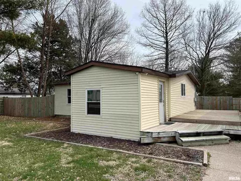 404 E Center St, Loami, IL 62661 photo 4