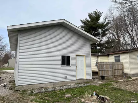 404 E Center St, Loami, IL 62661 photo 6