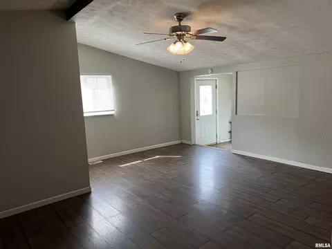 404 E Center St, Loami, IL 62661 photo 18