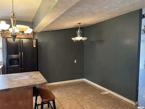 404 E Center St, Loami, IL 62661 photo 12