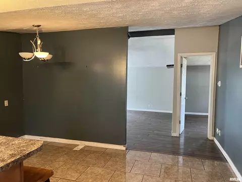 404 E Center St, Loami, IL 62661 photo 9