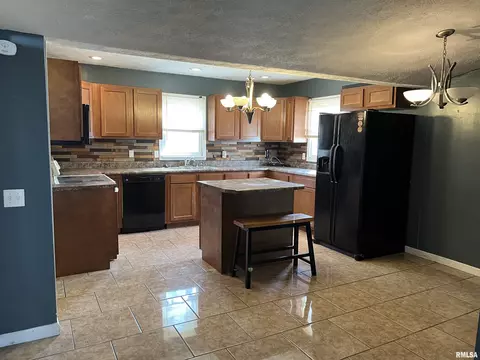 404 E Center St, Loami, IL 62661 photo 13