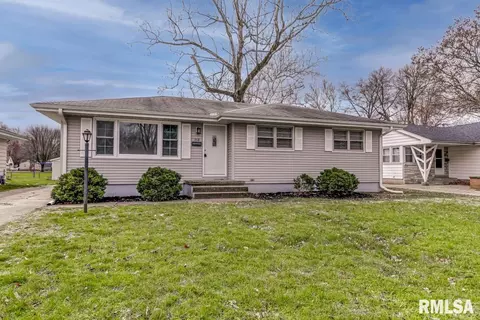 1918 Pickett St, Springfield, IL 62703 photo 2