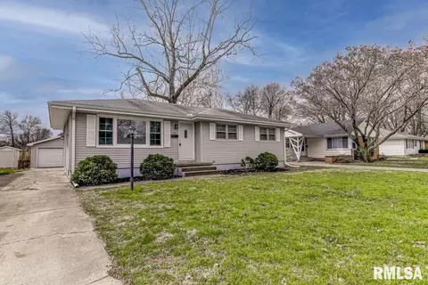 1918 Pickett St, Springfield, IL 62703 photo 1