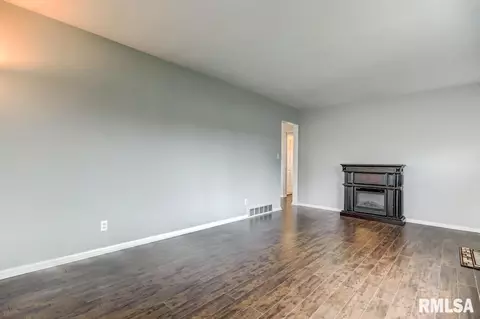 1918 Pickett St, Springfield, IL 62703 photo 7