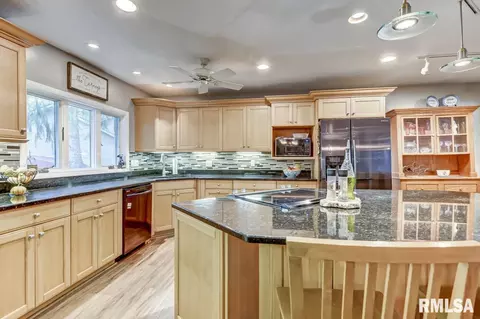 68 Villa Grove Ln, Springfield, IL 62712 photo 9
