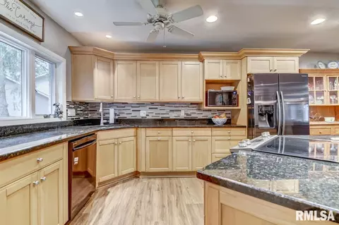 68 Villa Grove Ln, Springfield, IL 62712 photo 12