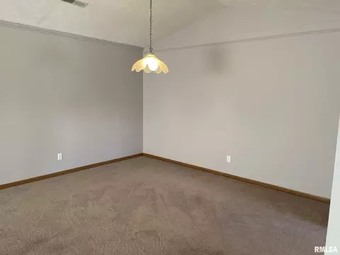 4427 Venetian Dr, Springfield, IL 62703 photo 3