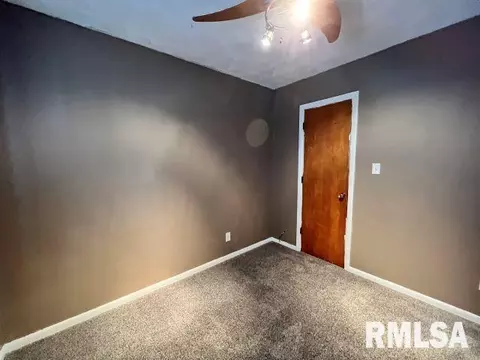 2216 Converse Ave, Springfield, IL 62702 photo 13