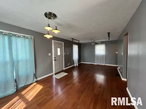 2216 Converse Ave, Springfield, IL 62702 photo 4