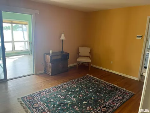 228 Maple Grove Ln, Springfield, IL 62712 photo 2