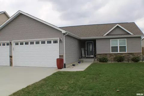 413 S Park Ave, Chatham, IL 62629 photo 1