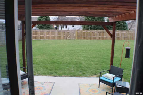 413 S Park Ave, Chatham, IL 62629 photo 30