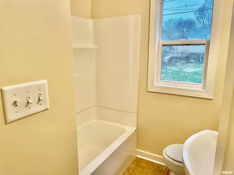 3301 Saxony Rd, Springfield, IL 62703 photo 6