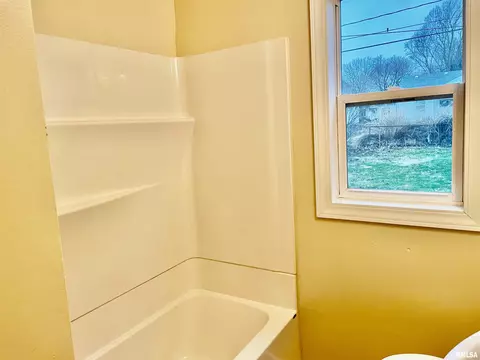 3301 Saxony Rd, Springfield, IL 62703 photo 5