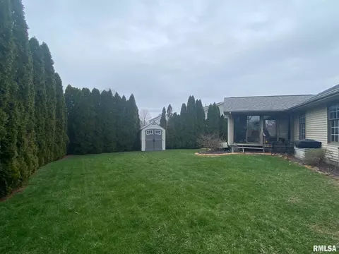 1501 Hosta Dr, Springfield, IL 62712 photo 17