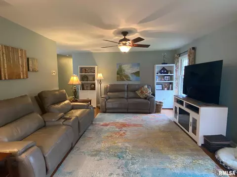 1501 Hosta Dr, Springfield, IL 62712 photo 2