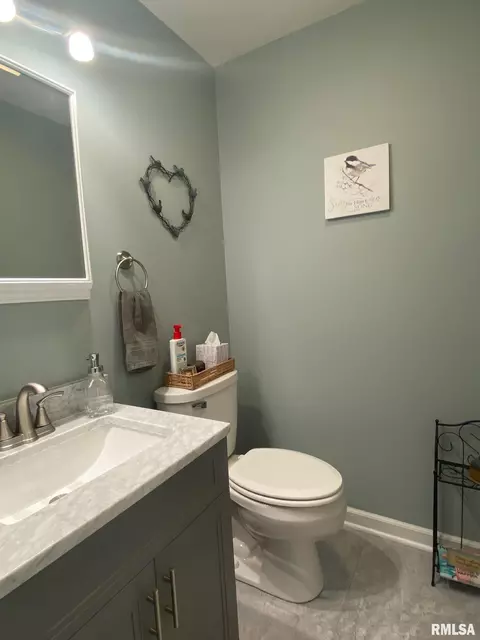 1501 Hosta Dr, Springfield, IL 62712 photo 8
