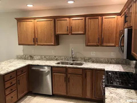 3512 Lytham Dr, Springfield, IL 62712 photo 8