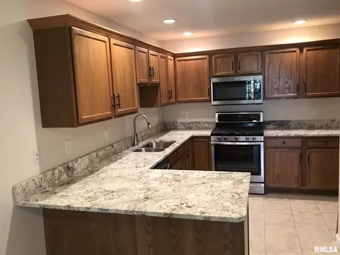 3512 Lytham Dr, Springfield, IL 62712 photo 9