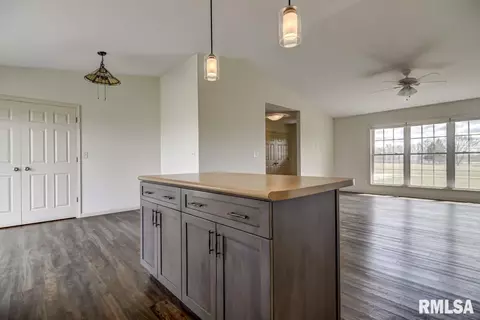 825 N Old Covered Bridge Ln, Springfield, IL 62711 photo 12