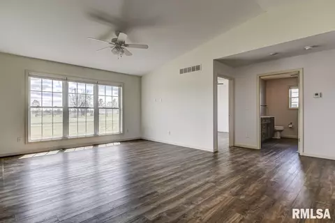 825 N Old Covered Bridge Ln, Springfield, IL 62711 photo 6