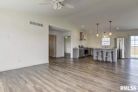 825 N Old Covered Bridge Ln, Springfield, IL 62711 photo 7