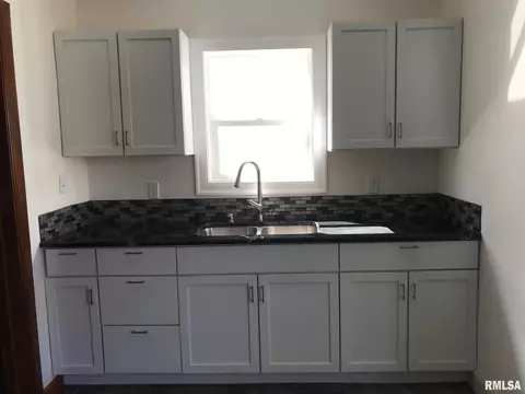 1916 N 7th St, Springfield, IL 62702 photo 9