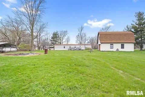 23820 Claypool St, Greenview, IL 62642 photo 9