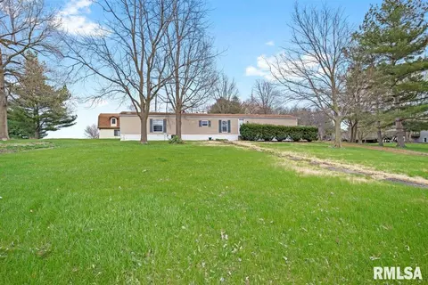 23820 Claypool St, Greenview, IL 62642 photo 1