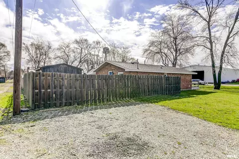 207 E Main St, Dawson, IL 62520 photo 27