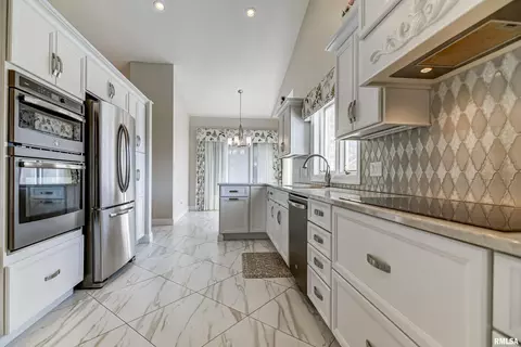 3233 Eagle Watch Dr, Springfield, IL 62711 photo 9