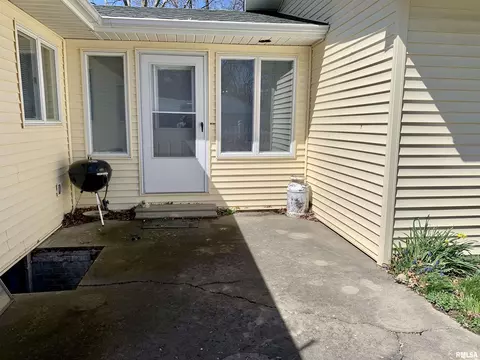 147 Elm St, Waverly, IL 62692 photo 7