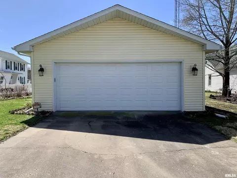 147 Elm St, Waverly, IL 62692 photo 8