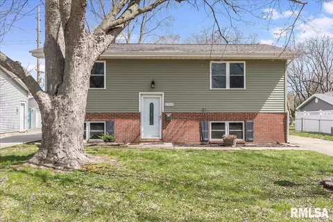 1904 Camden St, Springfield, IL 62702 photo 2