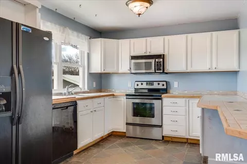 1904 Camden St, Springfield, IL 62702 photo 12
