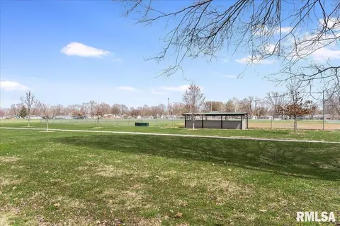 1904 Camden St, Springfield, IL 62702 photo 4