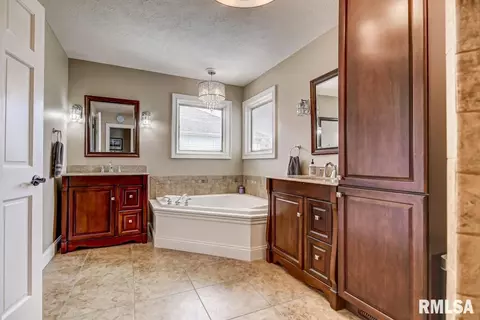 2701 Westport Dr, Springfield, IL 62711 photo 22