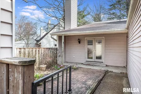 33 Country Pl, Springfield, IL 62703 photo 1
