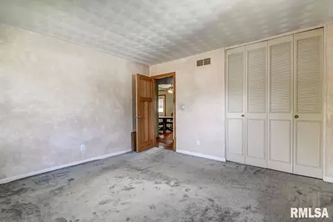 2620 Somerton Rd, Springfield, IL 62702 photo 17