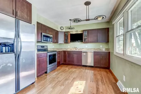 2620 Somerton Rd, Springfield, IL 62702 photo 10