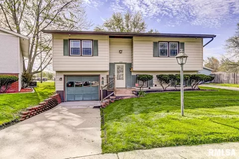 2620 Somerton Rd, Springfield, IL 62702 photo 3