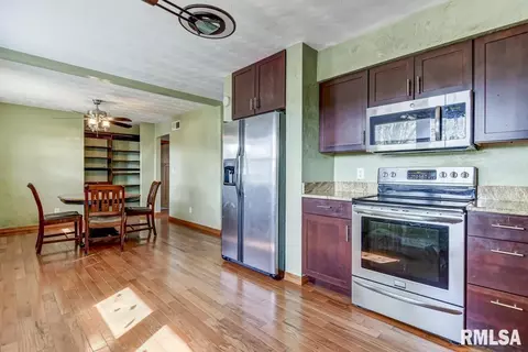 2620 Somerton Rd, Springfield, IL 62702 photo 9