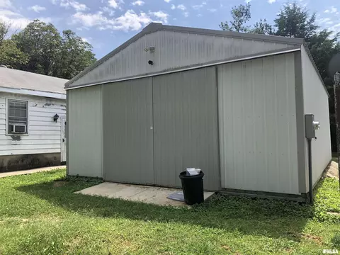 1303 W Carpenter St, Springfield, IL 62702 photo 5